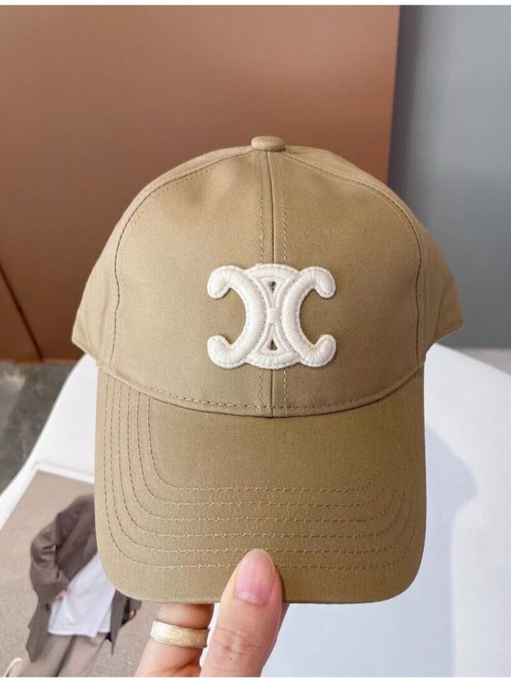Tan Celina hat